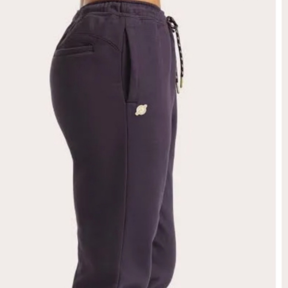 Peloton Chic Heavyweight Joggers In Purple With Gold Detailing New With … - Picture 3 of 15